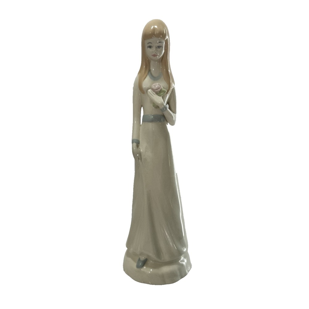 Vintage Retro Spanish Lladro Valencia Porcelain‎ Figurine Pastel Glaze Maiden